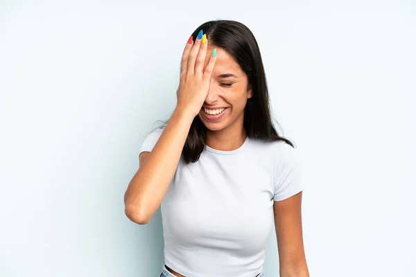 Hispanic Pretty Woman Laughing Slapping Forehead Saying Doh Forgot Stupid — Stock Photo, Image