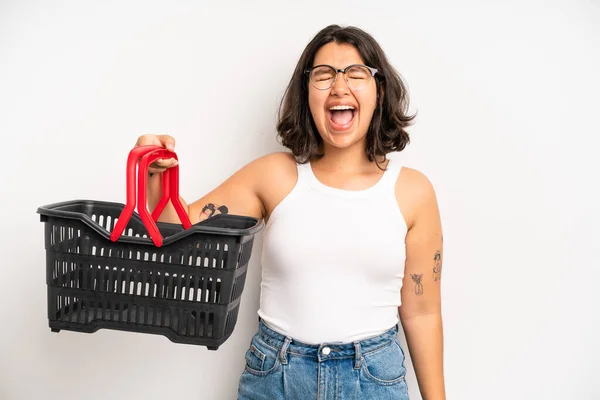 Hispanic Pretty Girl Shouting Aggressively Looking Very Angry Empty Shopping — Stockfoto