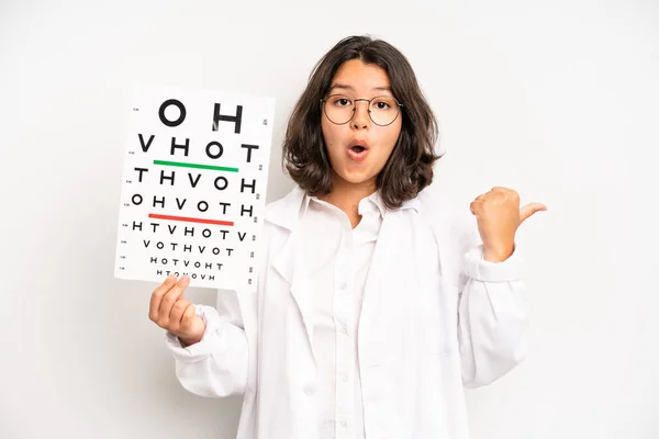 Hispanic Pretty Girl Amazed Shocked Astonished Unbelievable Surprise Optical Vision —  Fotos de Stock