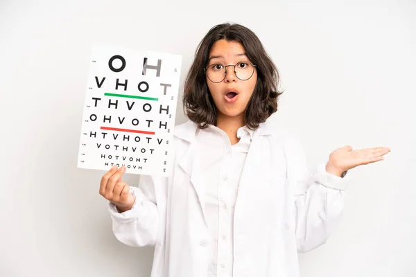 Hispanic Pretty Girl Looking Desperate Frustrated Stressed Optical Vision Test —  Fotos de Stock