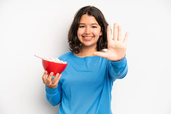 Hispanic Pretty Girl Smiling Cheerfully Feeling Happy Pointing Side Breakfast — Stockfoto