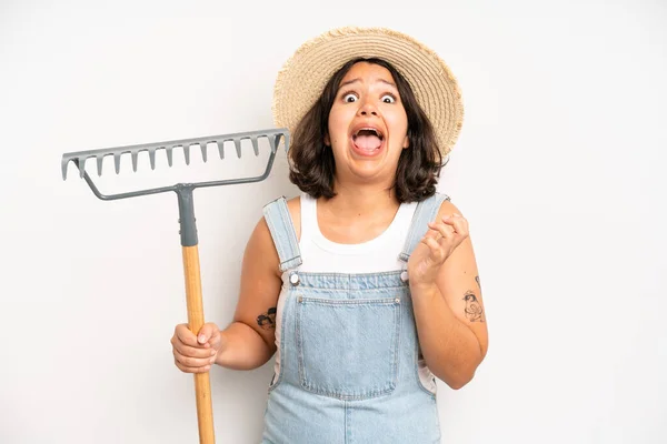 Hispanic Pretty Girl Feeling Happy Facing Challenge Celebrating Farmer Rake — Stock fotografie