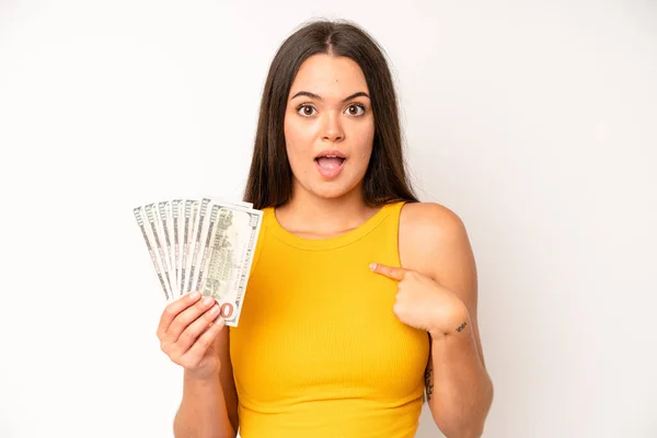 Hispanic Pretty Woma Feeling Proud Smiling Positively Thumbs Dollar Banknotes — Stockfoto