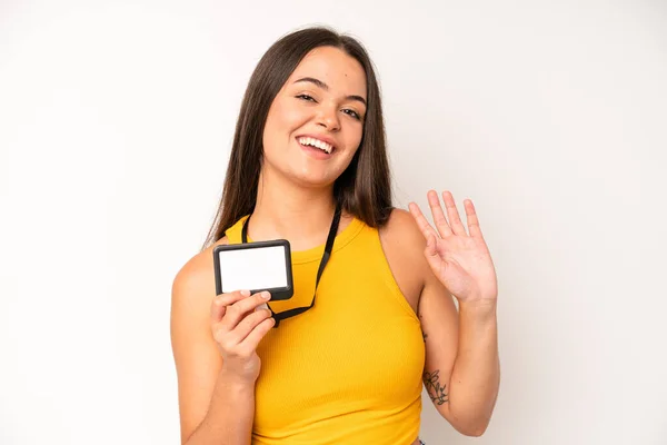 Латиноамериканка Выглядит Счастливой Приятно Удивленной Vip Pass Card — стоковое фото