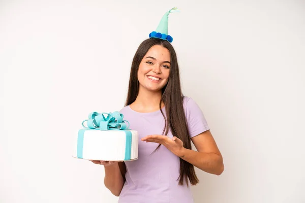 Hispanic Pretty Woma Feeling Extremely Shocked Surprised Birthday Cake Celebration — Fotografia de Stock