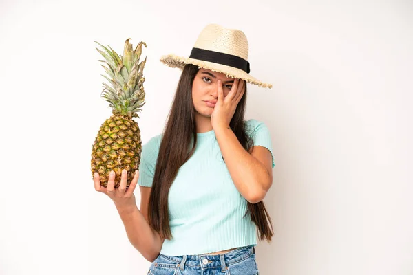 Hispanic Pretty Woma Looking Very Shocked Surprised Pineapple Summer Concept — Foto de Stock
