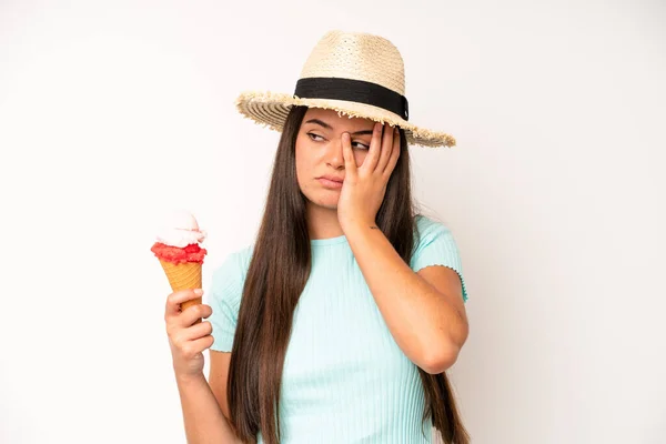 Hispanic Pretty Woma Looking Very Shocked Surprised Ice Cream Summer — ストック写真
