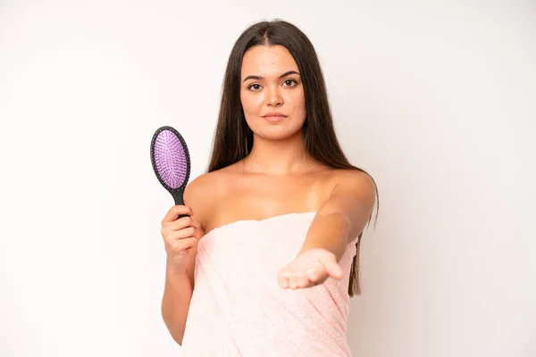 Hispanic Pretty Woma Amazed Shocked Astonished Unbelievable Surprise Hair Care — Stok fotoğraf