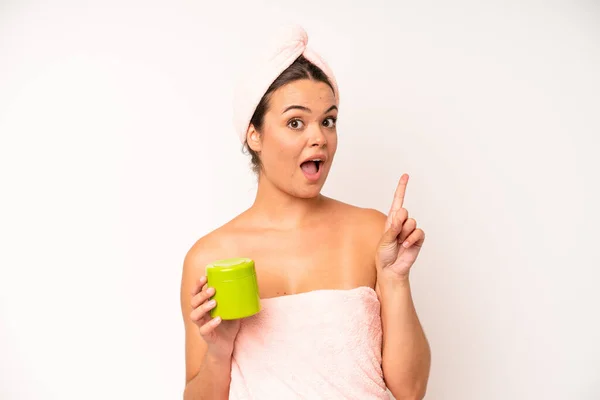 Hispanic Pretty Woma Smiling Looking Friendly Showing Number One Shower — Stock Photo, Image