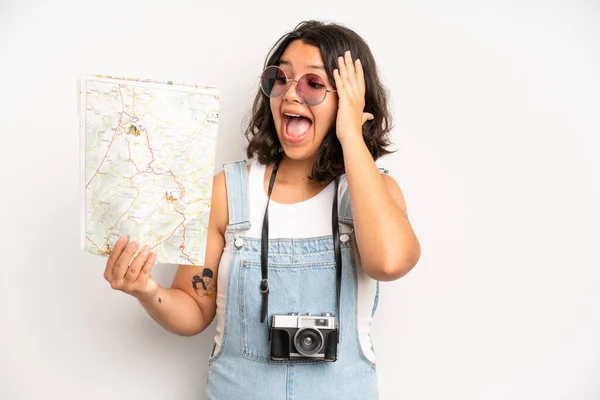 Hispanic Pretty Woma Feeling Happy Excited Surprised Tourist City Map — Photo