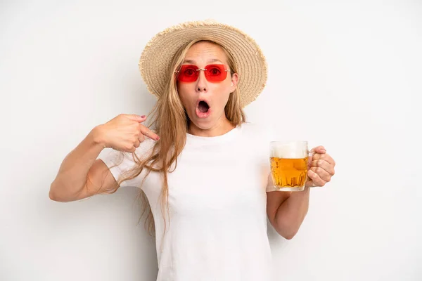 Pretty Caucasian Woman Feeling Happy Pointing Self Excited Beer Pint — Stockfoto