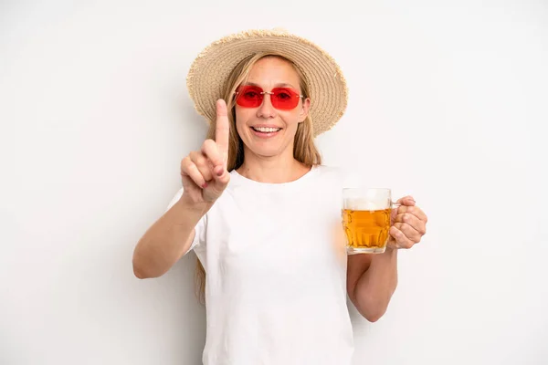 Pretty Caucasian Woman Smiling Looking Friendly Showing Number One Beer — Stockfoto
