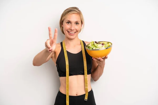 Pretty Caucasian Woman Smiling Looking Happy Gesturing Victory Peace Salad — Photo