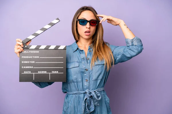 Pretty Caucasian Woman Looking Happy Astonished Surprised Film Movie Concept — Stock Photo, Image