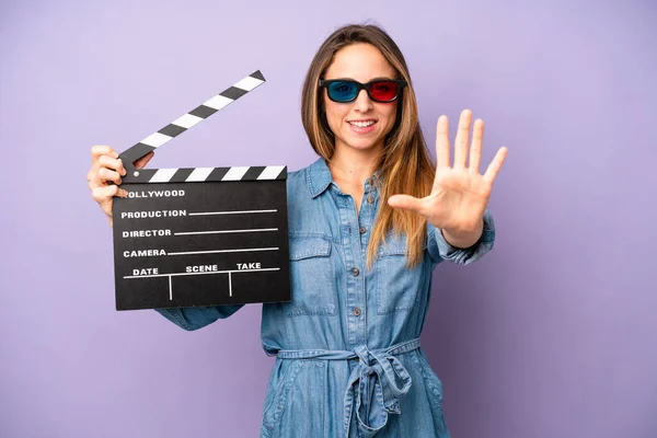Pretty Caucasian Woman Smiling Looking Friendly Showing Number Five Film — Stock Photo, Image