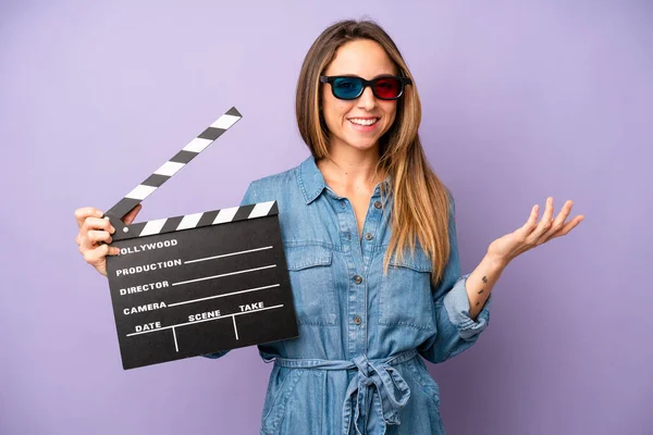 Pretty Caucasian Woman Feeling Happy Surprised Realizing Solution Idea Film — Fotografia de Stock