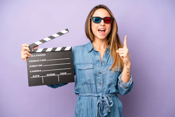 Pretty Caucasian Woman Feeling Happy Excited Genius Realizing Idea Film — Stock Photo, Image