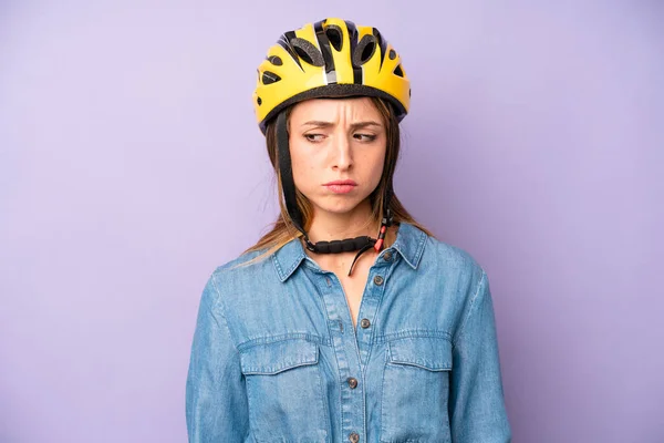 Pretty Caucasian Woman Feeling Sad Upset Angry Looking Side Bike — Stockfoto