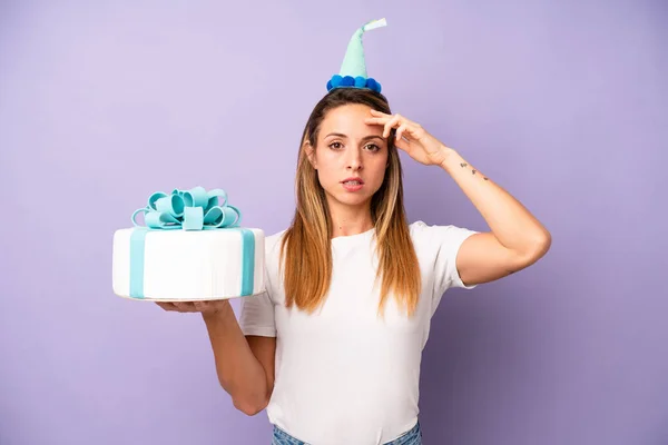 Pretty Caucasian Woman Looking Happy Astonished Surprised Birthday Cake Concept — Zdjęcie stockowe