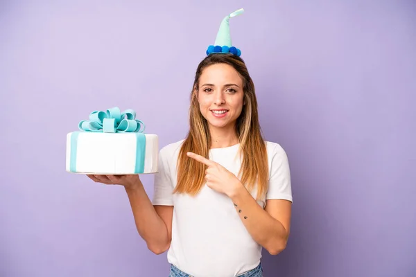 Pretty Caucasian Woman Smiling Cheerfully Feeling Happy Pointing Side Birthday — Foto Stock