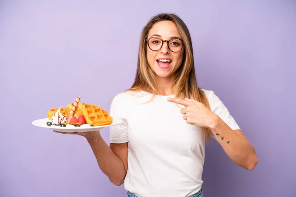 Pretty Caucasian Woman Looking Excited Surprised Pointing Side Waffles Breakfast —  Fotos de Stock