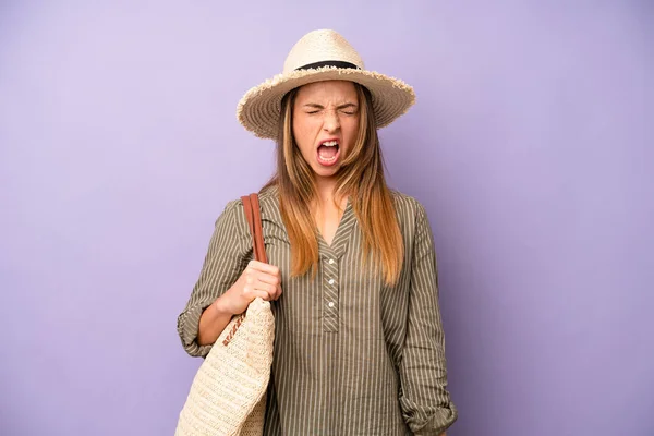 Pretty Caucasian Woman Shouting Aggressively Looking Very Angry Summer Hat — Stock Photo, Image
