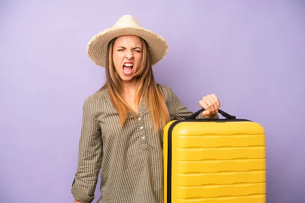 Pretty Caucasian Woman Shouting Aggressively Looking Very Angry Summer Holidays — Stock Photo, Image
