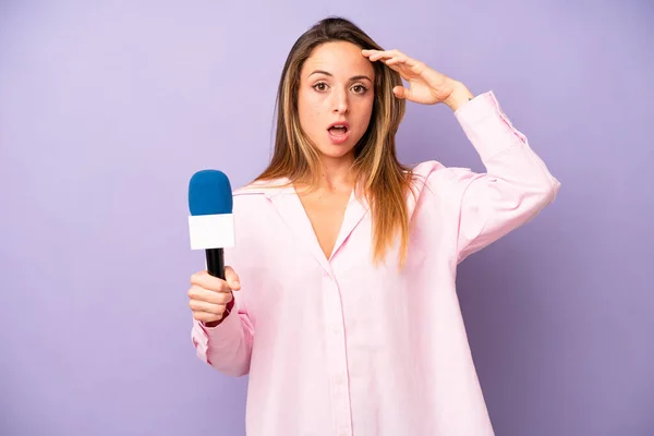 Pretty Caucasian Woman Looking Happy Astonished Surprised Journalist Microphone Concept — Foto Stock