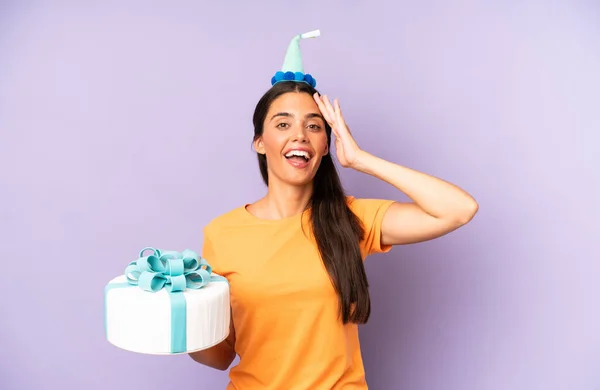 Pretty Hispanic Woman Looking Happy Astonished Surprised Birthday Concept — Foto de Stock