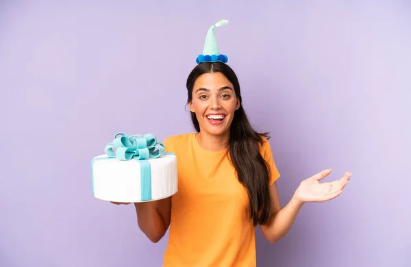 Pretty Hispanic Woman Looking Happy Pleasantly Surprised Birthday Concept — Fotografia de Stock
