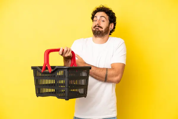 Pazzo Uomo Barbuto Scrollando Spalle Sensazione Confusa Incerta Concetto Paniere — Foto Stock