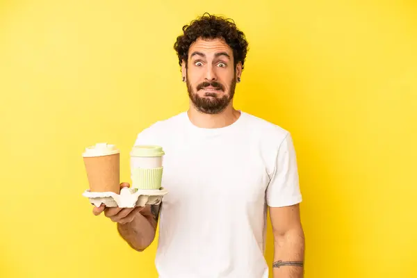 Hombre Barbudo Loco Mirando Perplejo Confundido Quitar Concepto Café — Foto de Stock