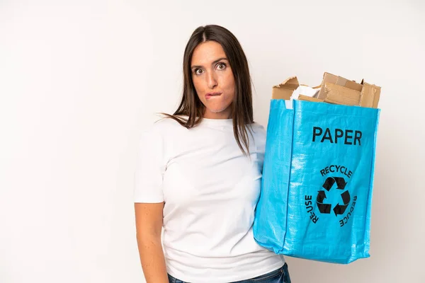 Hispanic Young Adult Woman Looking Puzzled Confused Recycle Ecology Concept — Zdjęcie stockowe