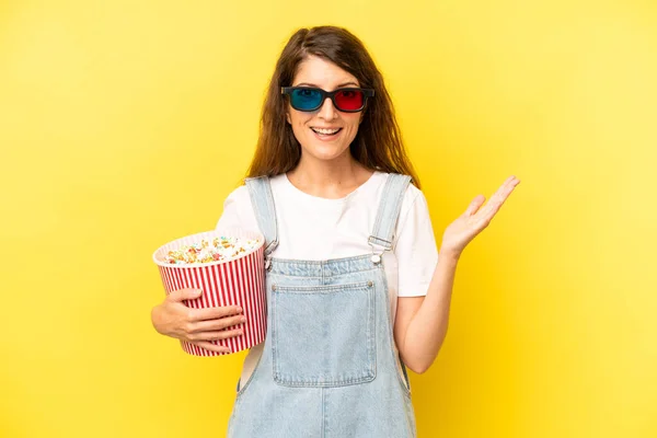 Pretty Caucasian Woman Feeling Happy Surprised Realizing Solution Idea Film — Fotografia de Stock