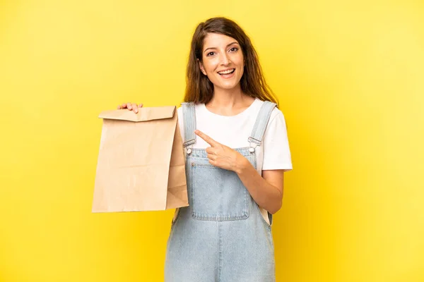 Pretty Caucasian Woman Looking Excited Surprised Pointing Side Take Away — Fotografia de Stock