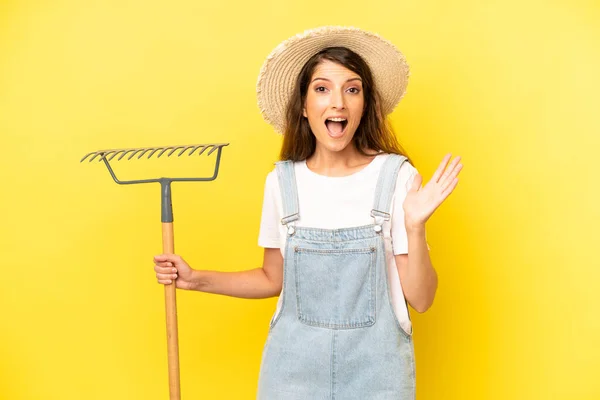 Pretty Caucasian Woman Feeling Happy Astonished Something Unbelievable Farmer Concept —  Fotos de Stock