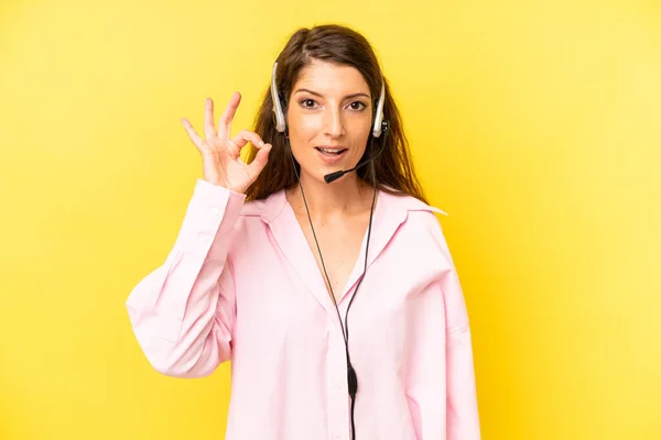 Pretty Caucasian Woman Feeling Happy Showing Approval Okay Gesture Telemarketing — Stockfoto