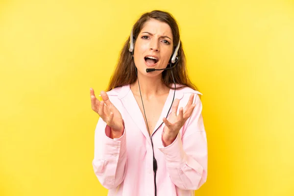 Pretty Caucasian Woman Looking Desperate Frustrated Stressed Telemarketing Concept — Stockfoto