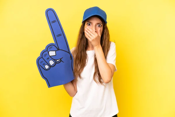 Pretty Caucasian Woman Covering Mouth Hands Shocked Number One Fan — Stock Photo, Image