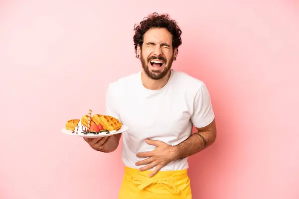 Hombre Barbudo Loco Riendo Voz Alta Alguna Broma Hilarante Concepto — Foto de Stock