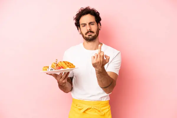 Çılgın Sakallı Adam Kızgın Sinirli Asi Agresif Hissediyor Waffle Konsepti — Stok fotoğraf