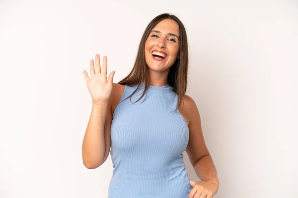 Hispanische Hübsche Frau Lächelt Glücklich Und Fröhlich Winkt Mit Der — Stockfoto
