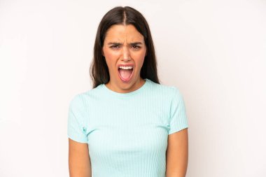 İspanyol güzel kadın korkmuş ve şok olmuş hissediyor, ağzı açık şaşkınlık içinde.