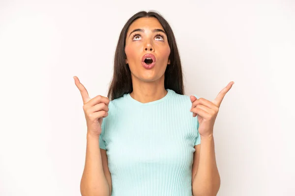 Hispanic Pretty Woman Looking Shocked Amazed Open Mouthed Pointing Upwards — Stock Photo, Image