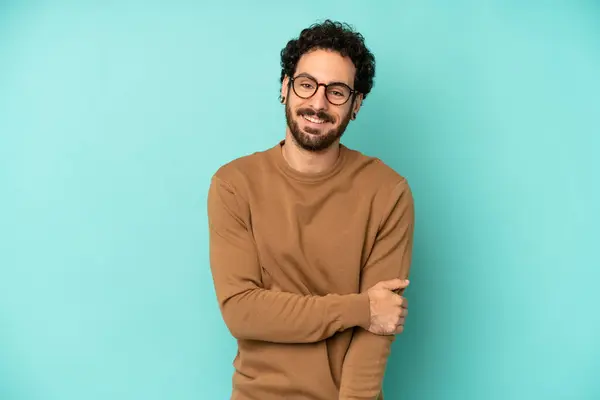 Jonge Bebaarde Man Die Verlegen Vrolijk Lacht Met Een Vriendelijke — Stockfoto