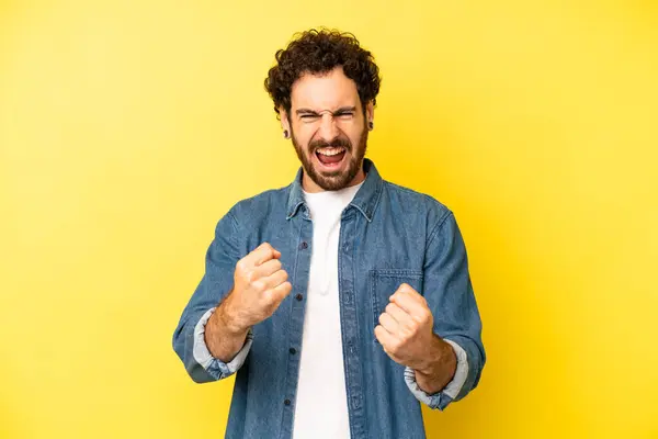 Jong Baard Man Schreeuwen Triomfantelijk Lachen Het Gevoel Gelukkig Opgewonden — Stockfoto