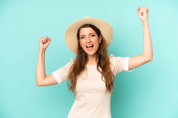 Young Adult Pretty Woman Shouting Triumphantly Looking Excited Happy Surprised — Stockfoto