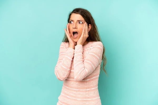 Young Adult Pretty Woman Feeling Happy Excited Surprised Looking Side — Stockfoto