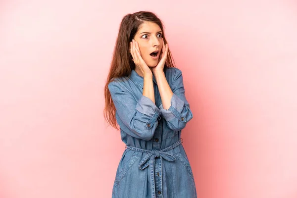 Young Adult Pretty Woman Feeling Happy Excited Surprised Looking Side — Stock Photo, Image