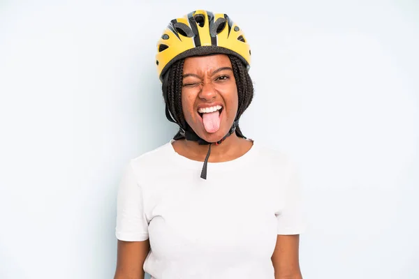 Black Pretty Woman Cheerful Rebellious Attitude Joking Sticking Tongue Out — Zdjęcie stockowe